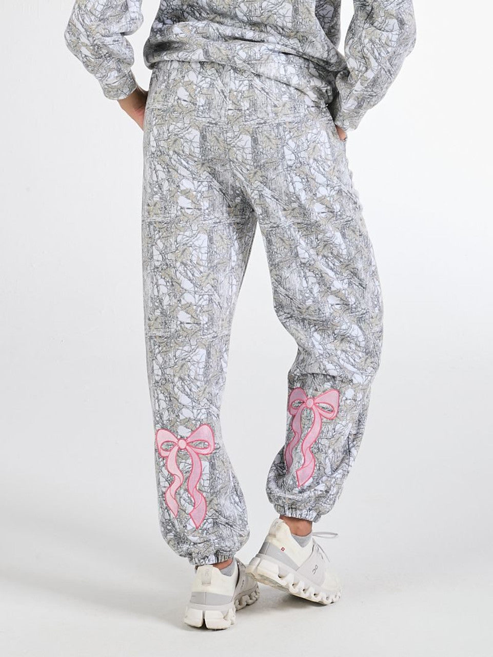 ALICE CAMO BOW JOGGERS