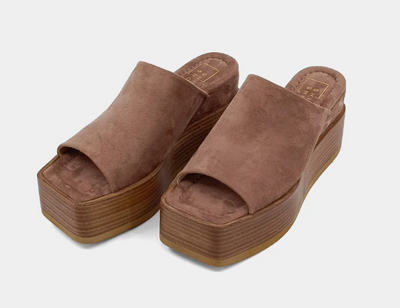 KARLIE WEDGE