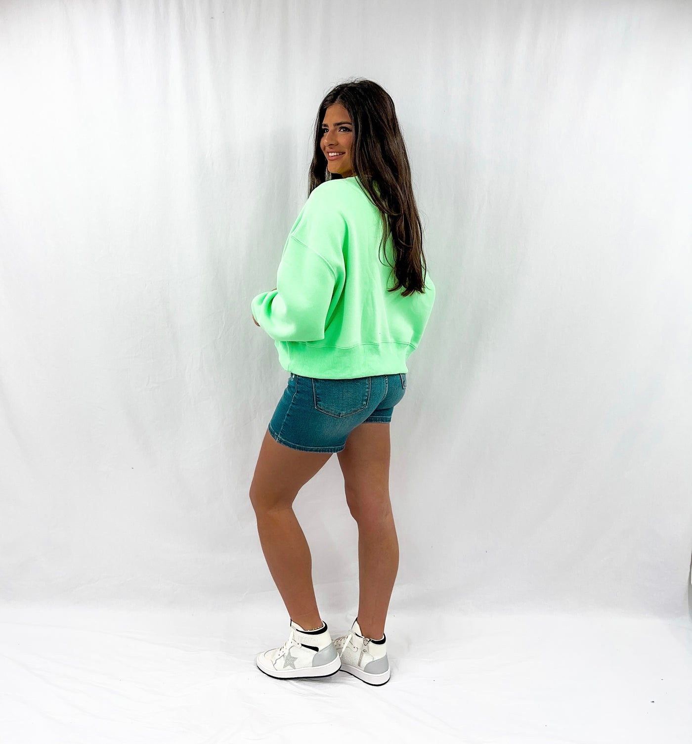 COMING IN HOT CREWNECK