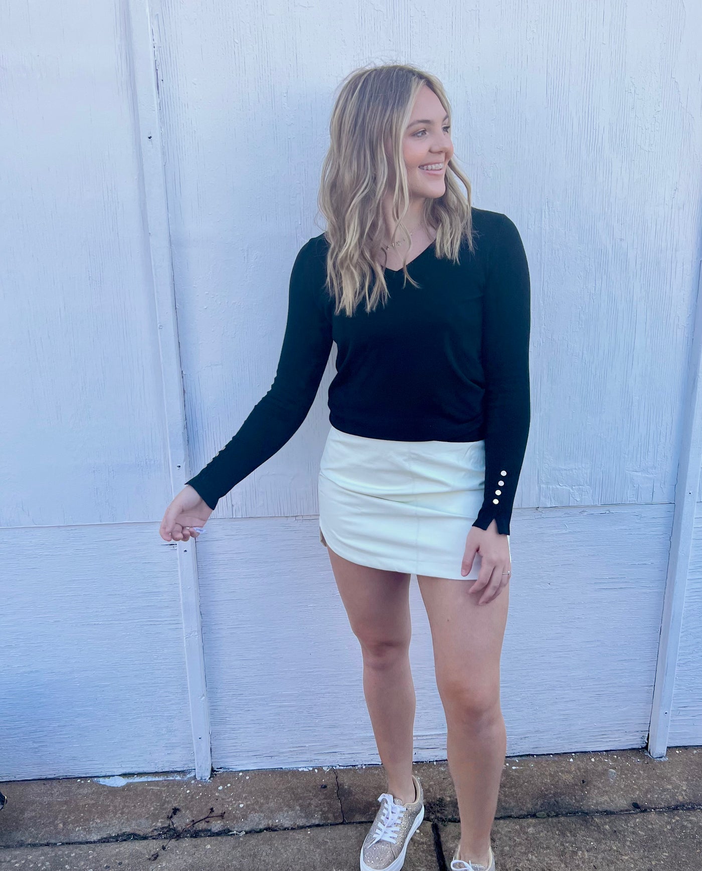 DIXIE V-NECK SWEATER